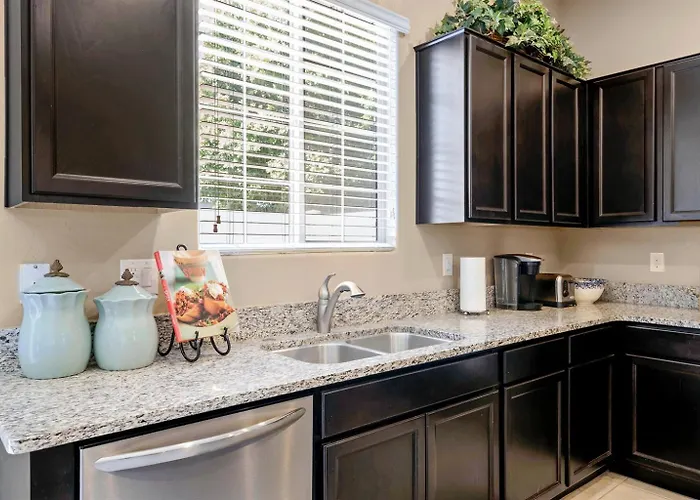 Holiday home Upscale Min From Shopping And Restaurants