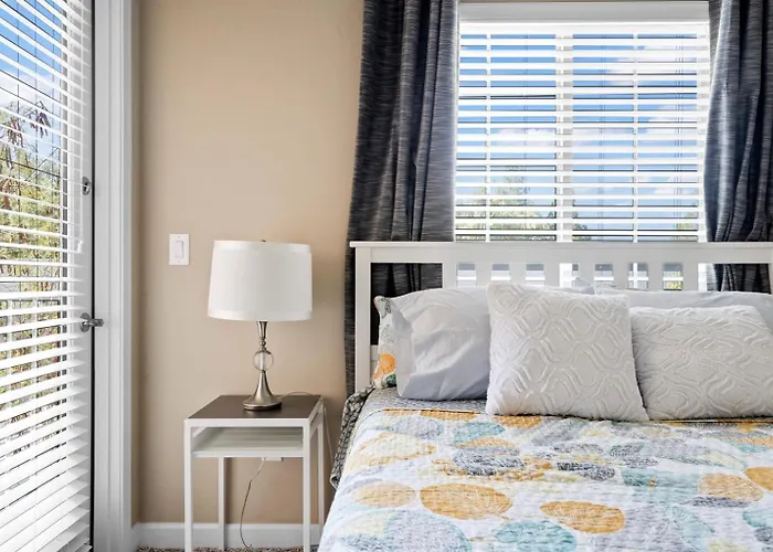 Upscale Min From Shopping And Restaurants Holiday home *