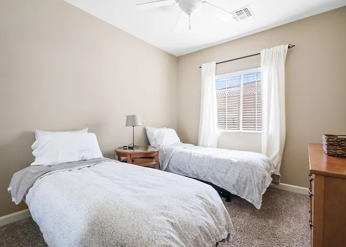 Upscale Min From Shopping And Restaurants Holiday home Mesa